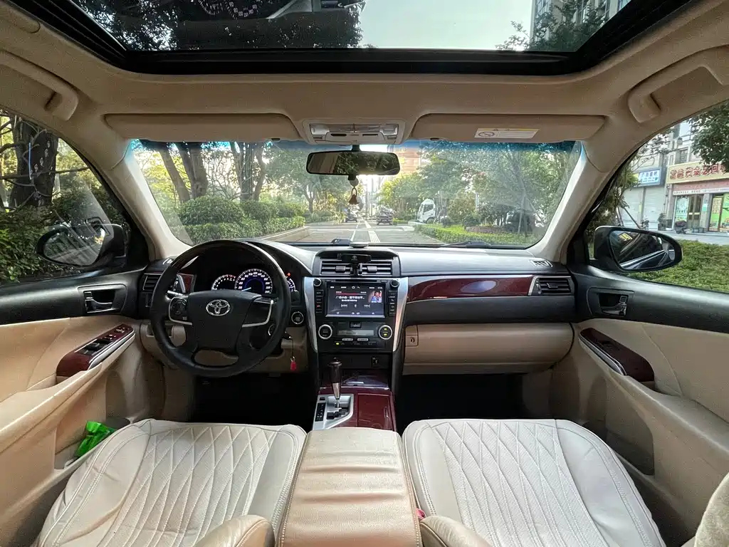TOYOTA CAMRY 2014