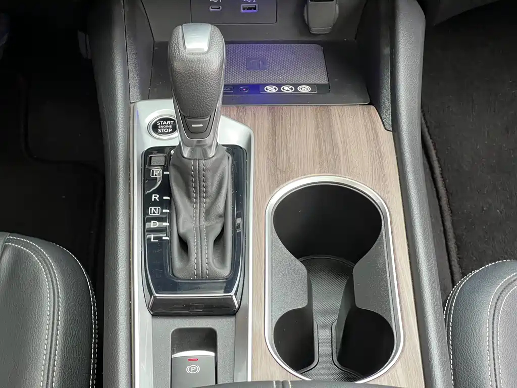 NISSAN TEANA 2022