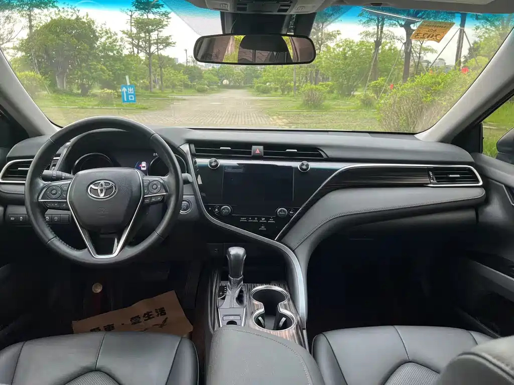 TOYOTA CAMRY 2019
