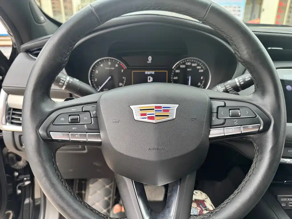 CADILLAC XT4 2021