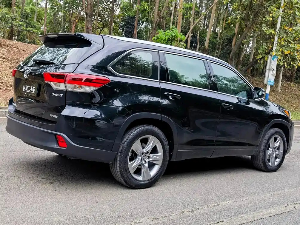 TOYOTA HIGHLANDER 2020