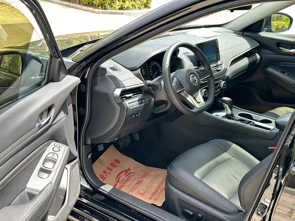 NISSAN TEANA 2020