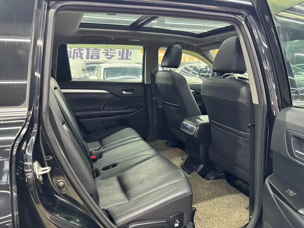 TOYOTA HIGHLANDER 2019