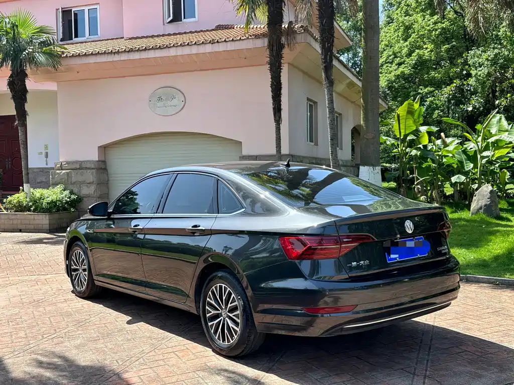 VOLKSWAGEN SAGITAR 2021