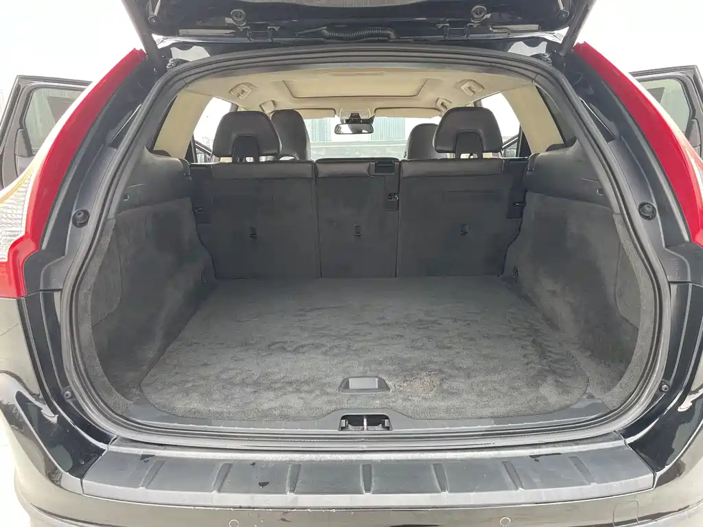 VOLVO XC60 IMPORT 2013