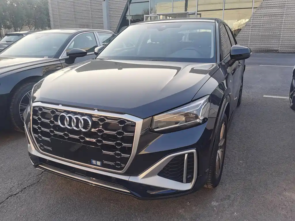 AUDI Q2L 2024