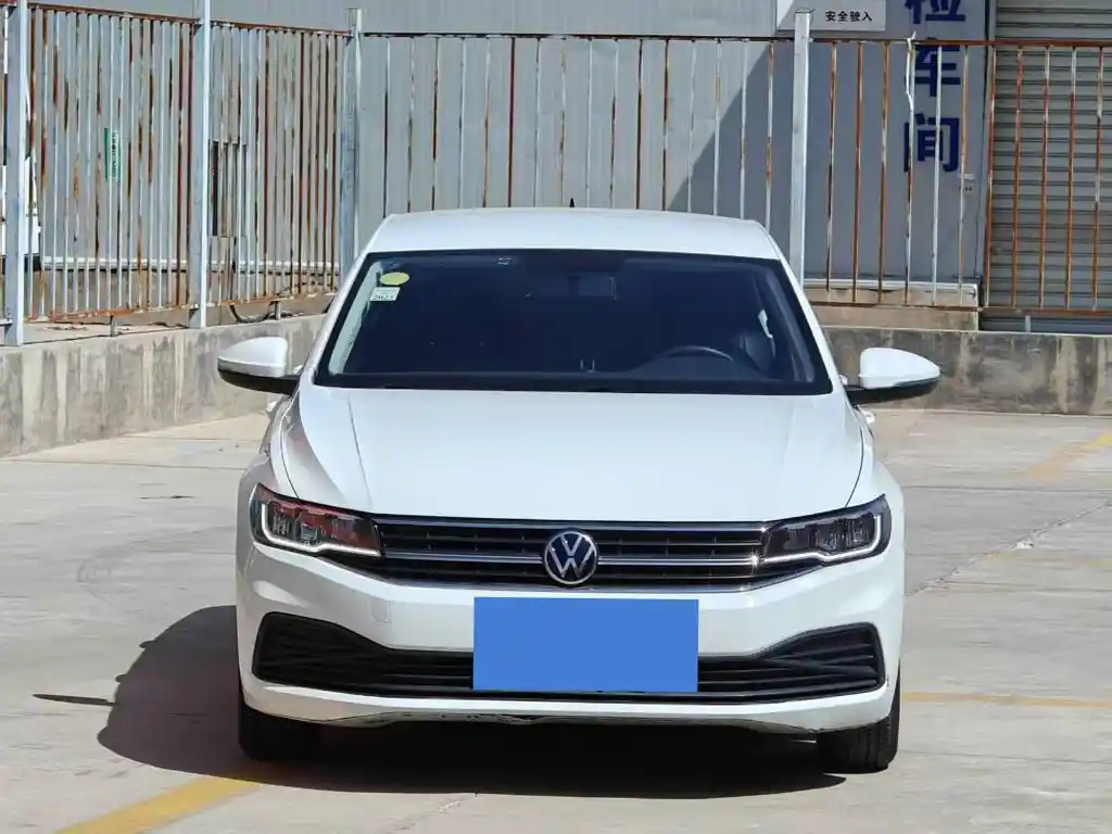 VOLKSWAGEN BORA 2021