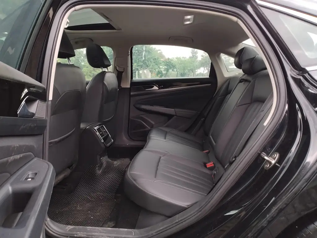 VOLKSWAGEN PASSAT 2022