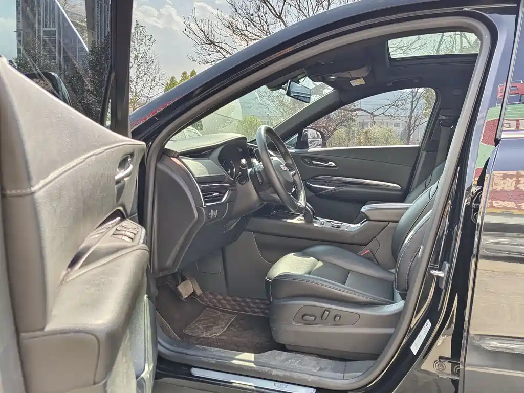 CADILLAC XT4 2021