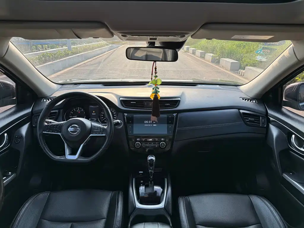 NISSAN X-TRAIL 2019