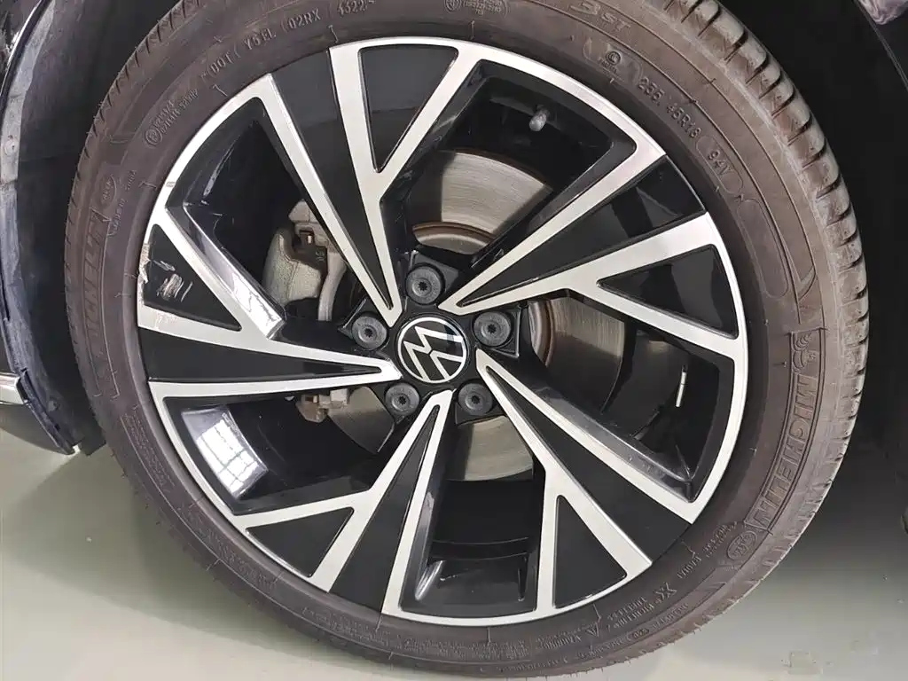 VOLKSWAGEN MAGOTAN 2022