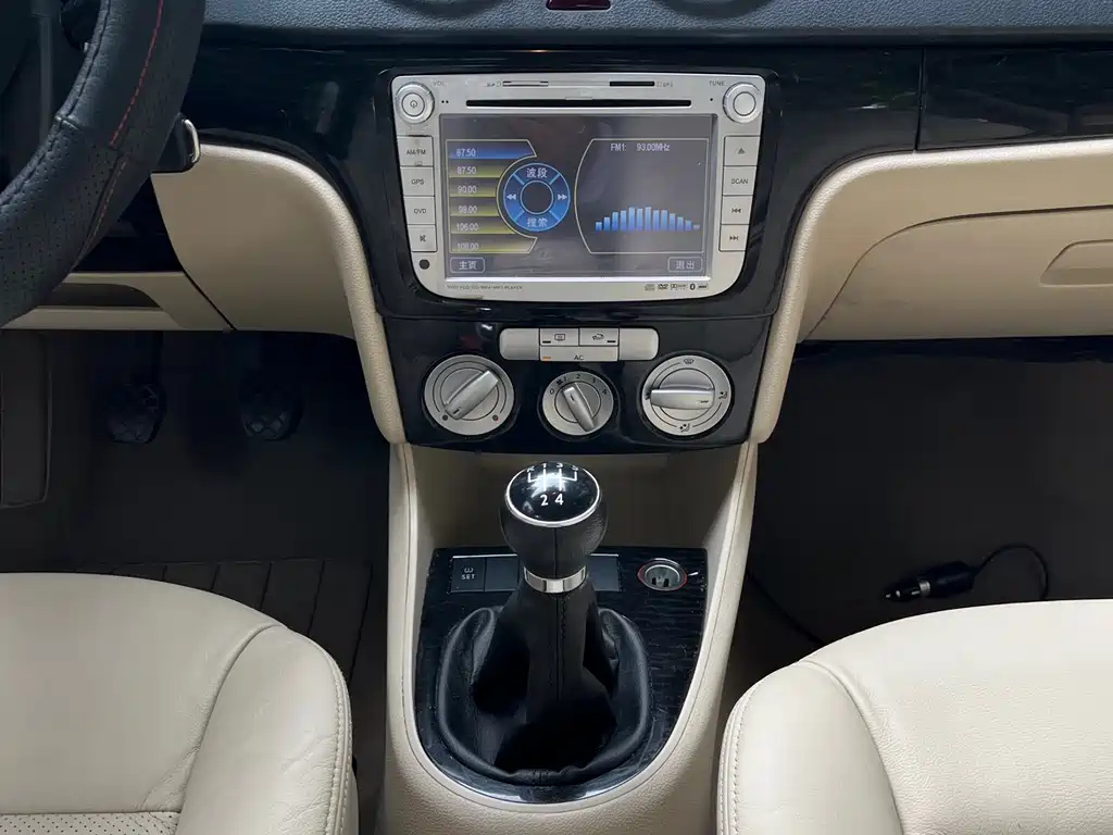 VOLKSWAGEN LAVIDA 2010