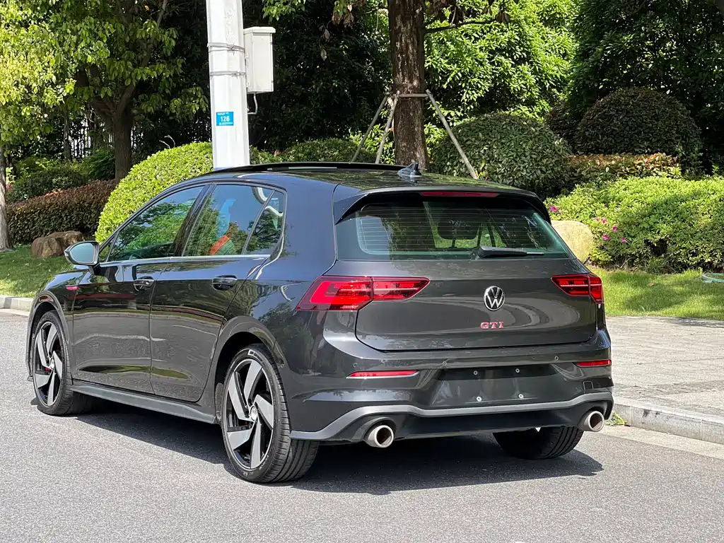 VOLKSWAGEN GOLF 2022