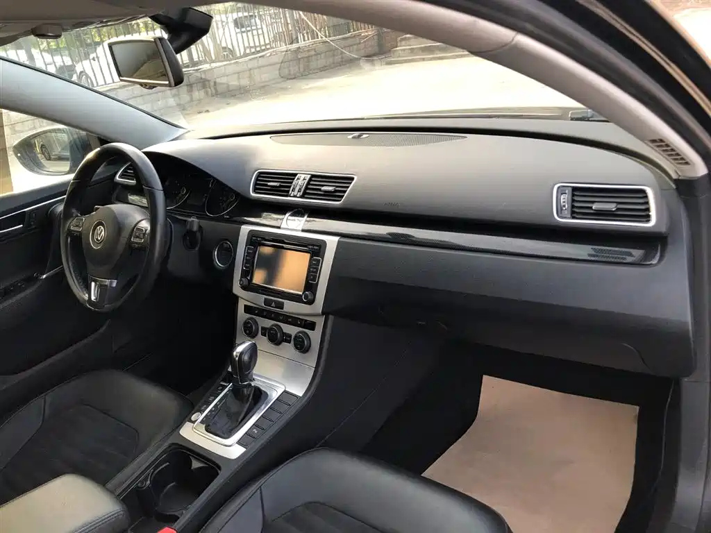 VOLKSWAGEN MAGOTAN 2016