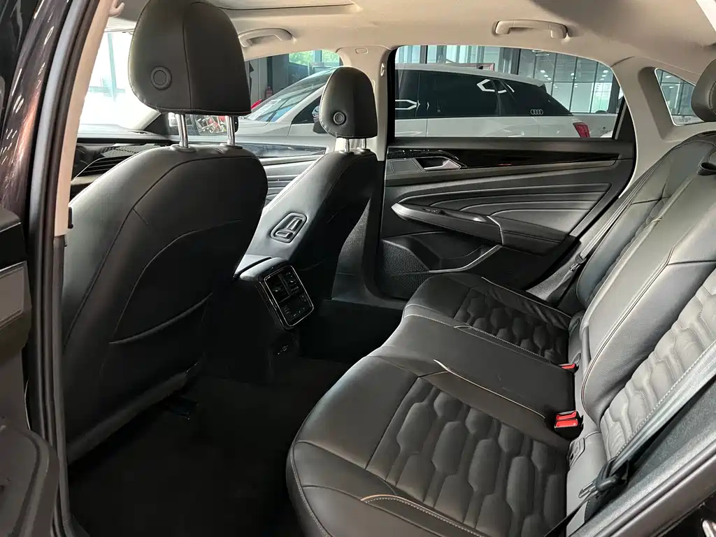 VOLKSWAGEN PASSAT 2021