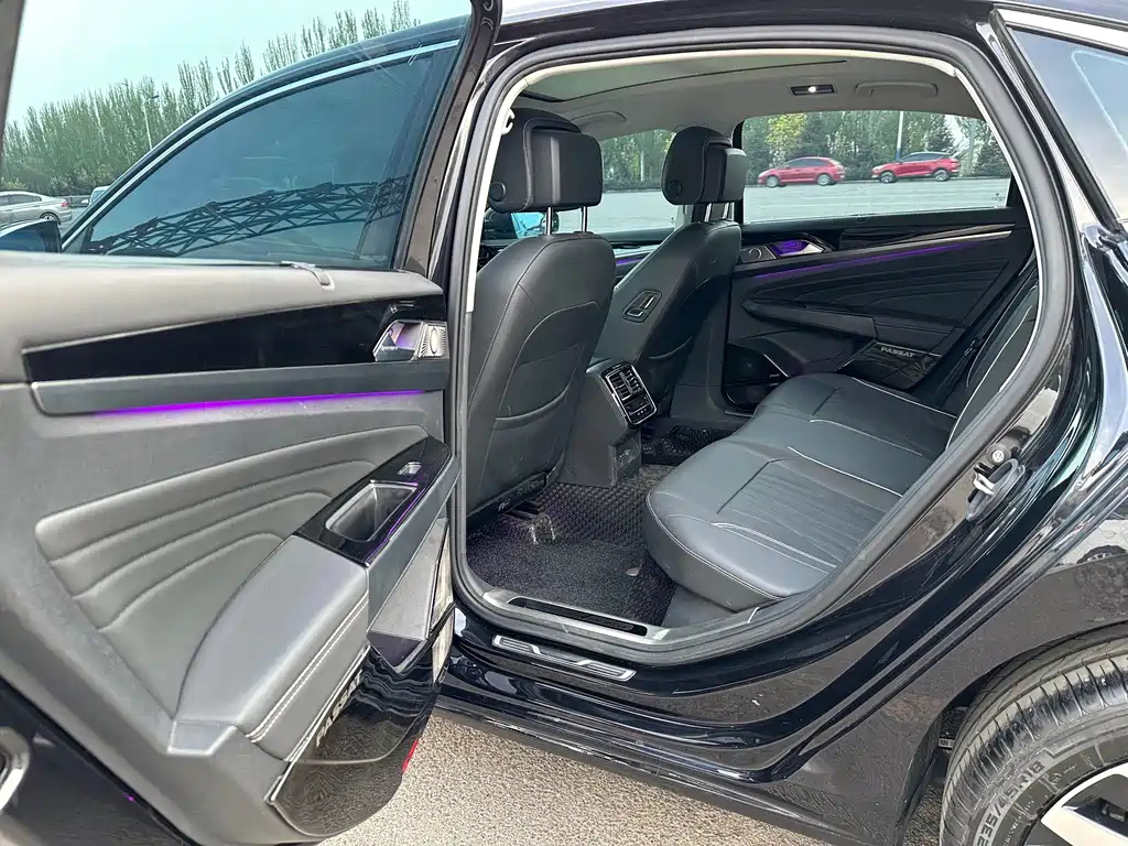 VOLKSWAGEN PASSAT 2022