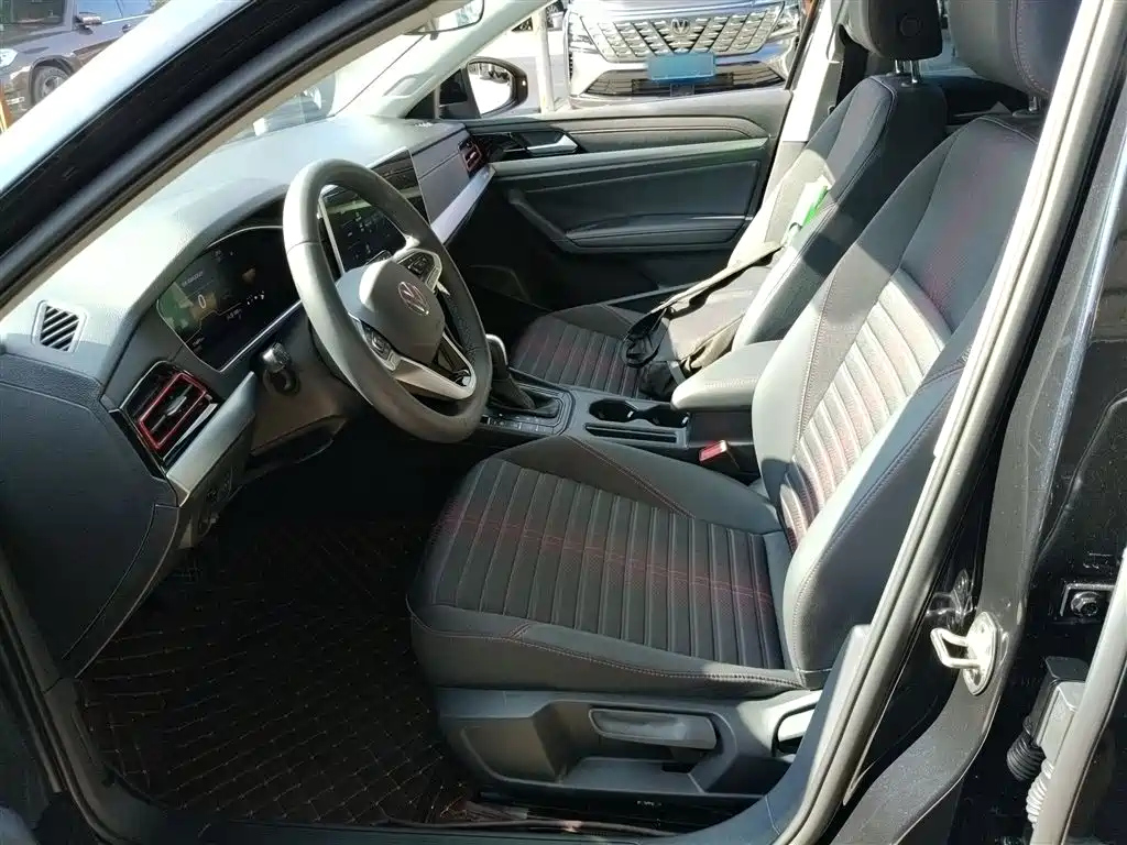 VOLKSWAGEN LAVIDA 2024