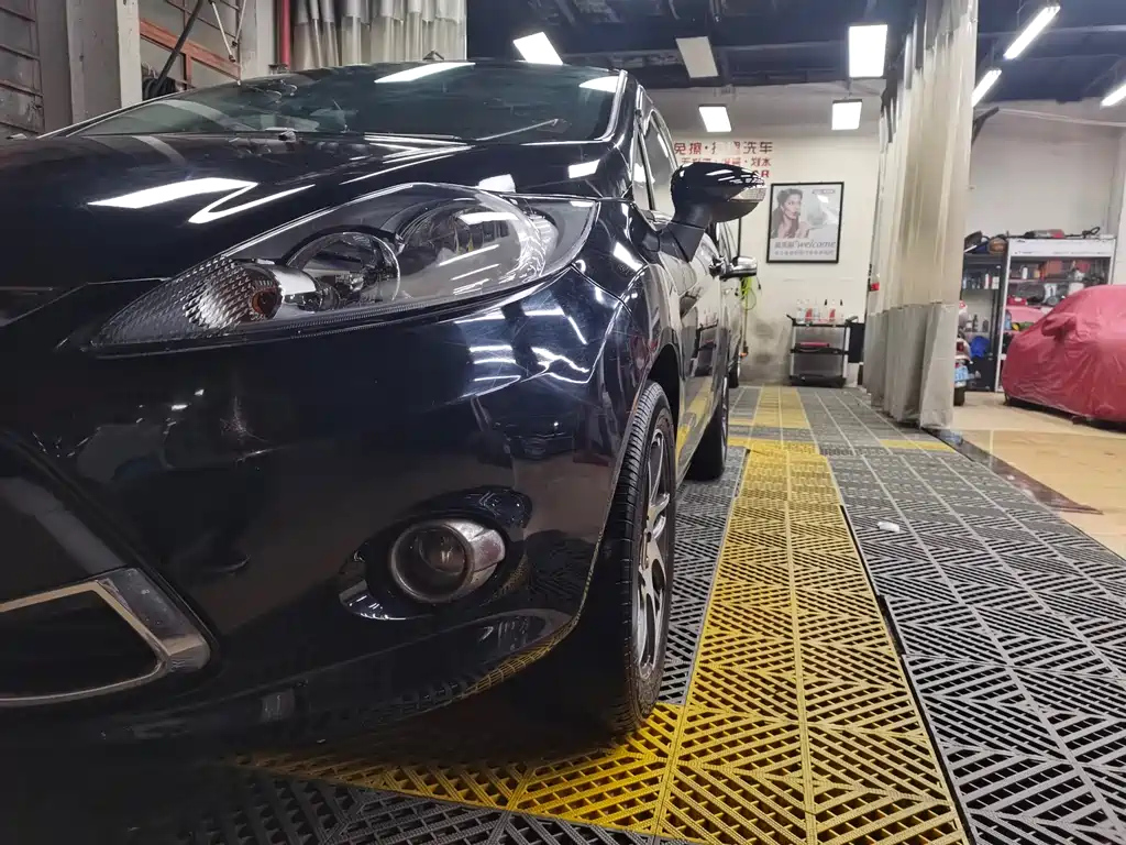 FORD FIESTA 2010