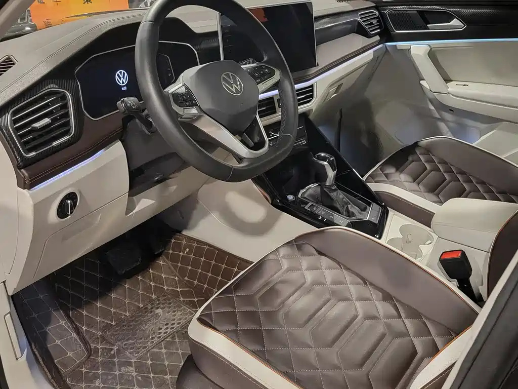 VOLKSWAGEN TAYRON 2022