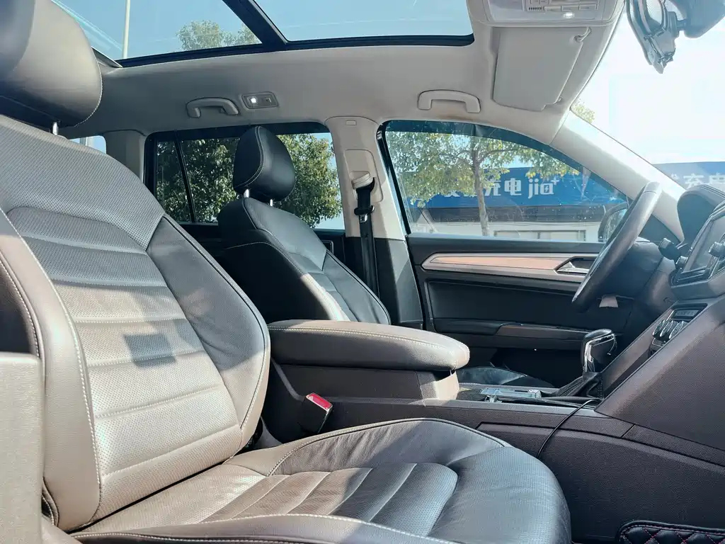 VOLKSWAGEN TOURAN 2019