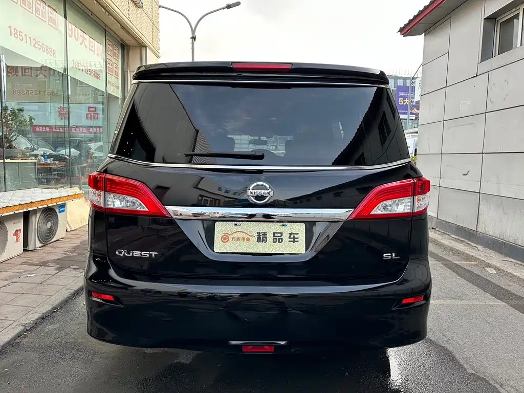 NISSAN QUEST 2018