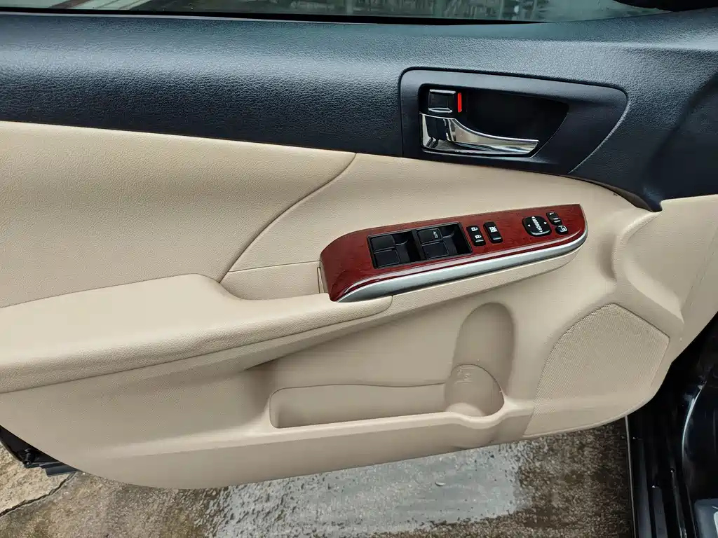 TOYOTA CAMRY 2013