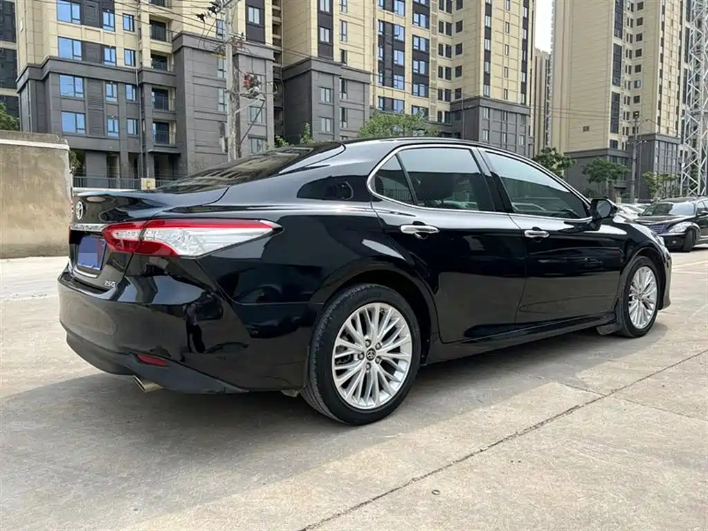 TOYOTA CAMRY 2020