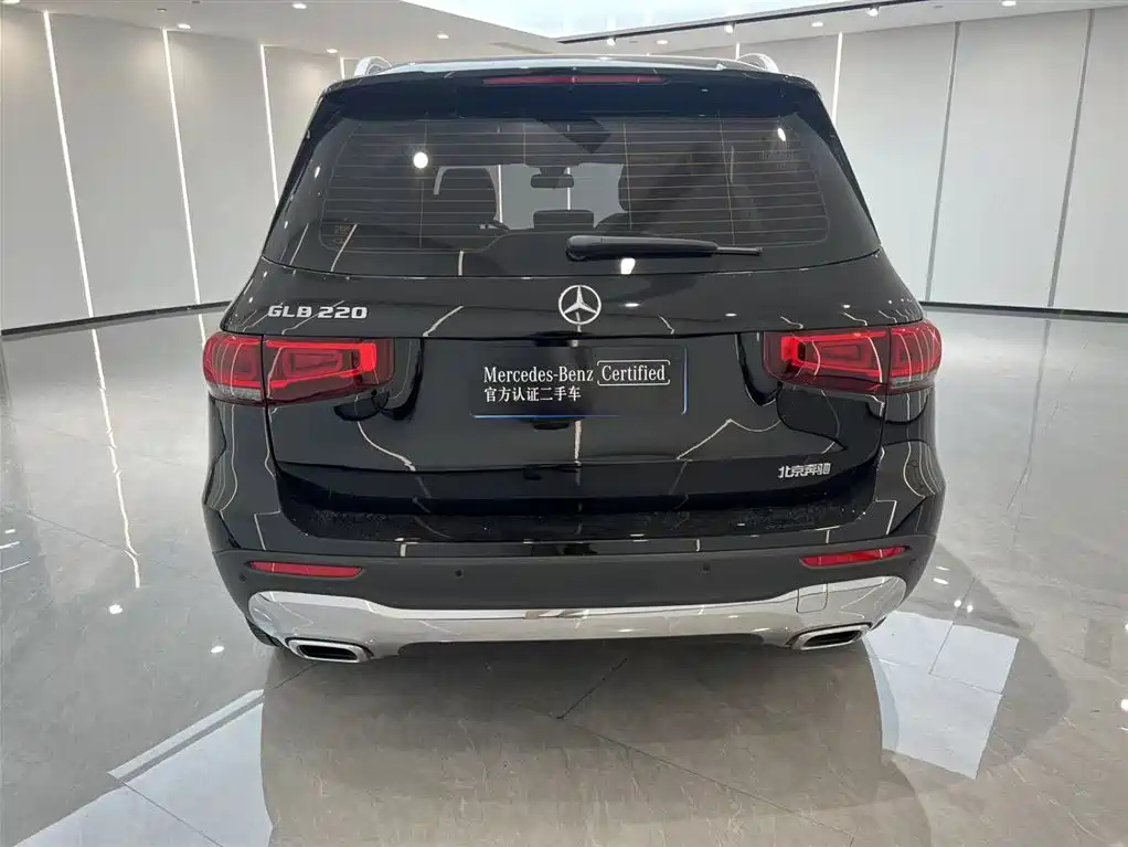 MERCEDES BENZ GLB 2023