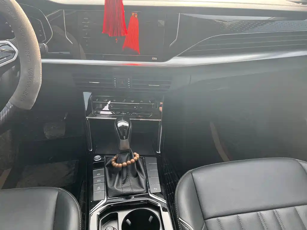 VOLKSWAGEN PASSAT 2022