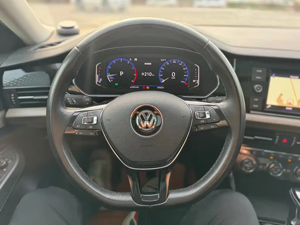 VOLKSWAGEN PASSAT 2020