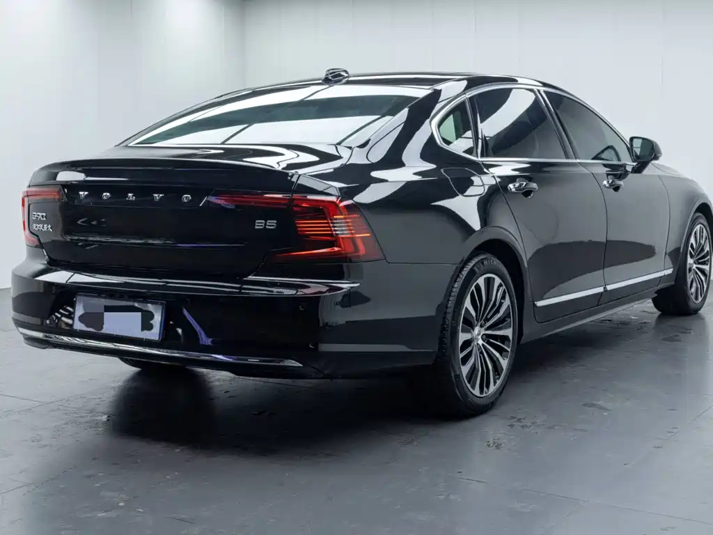 VOLVO S90 2022
