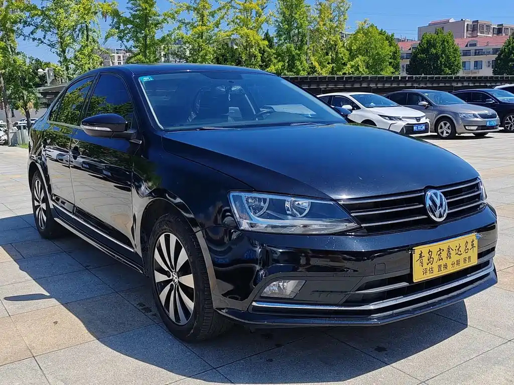 VOLKSWAGEN SAGITAR 2017