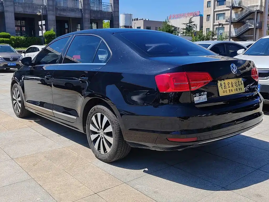 VOLKSWAGEN SAGITAR 2017