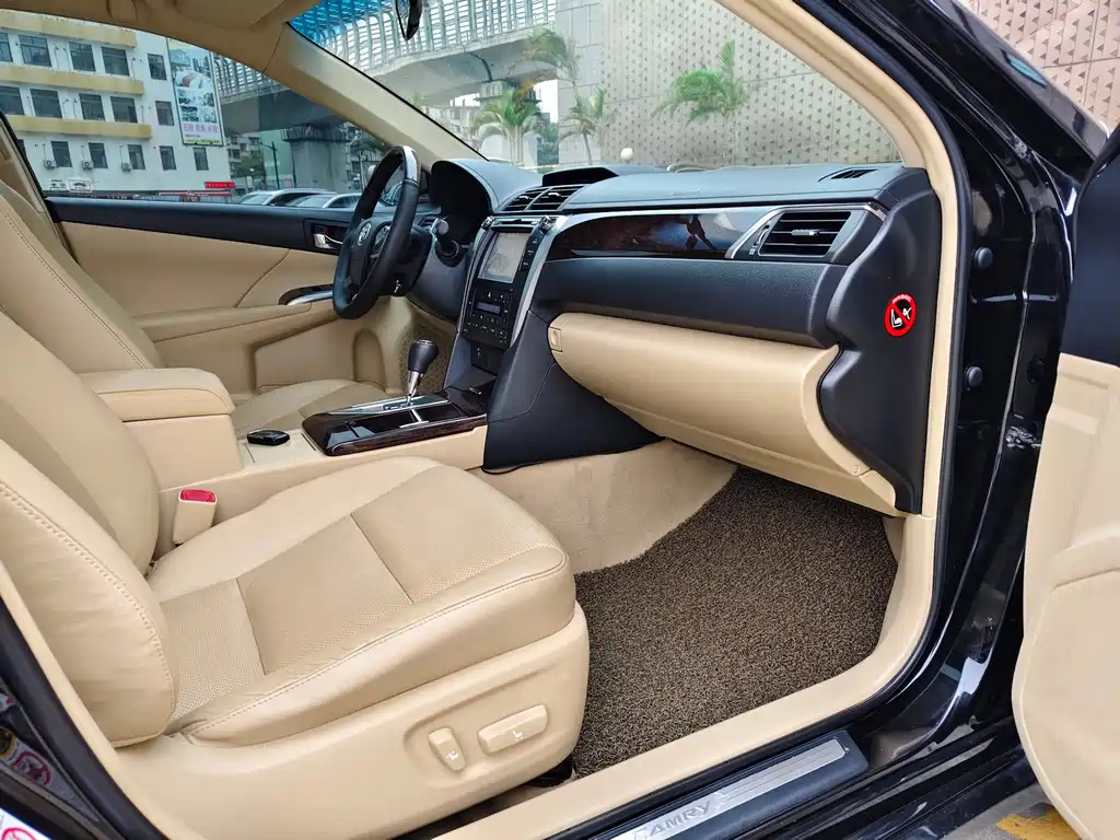 TOYOTA CAMRY 2016