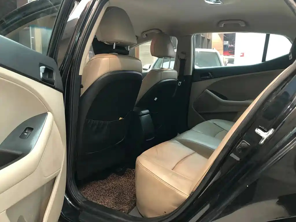 KIA K5 2015