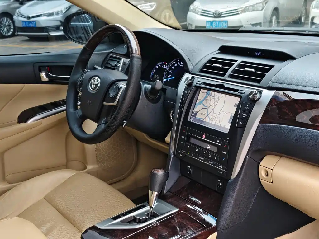 TOYOTA CAMRY 2016