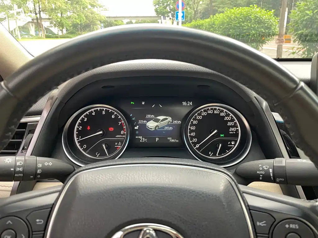 TOYOTA CAMRY 2021