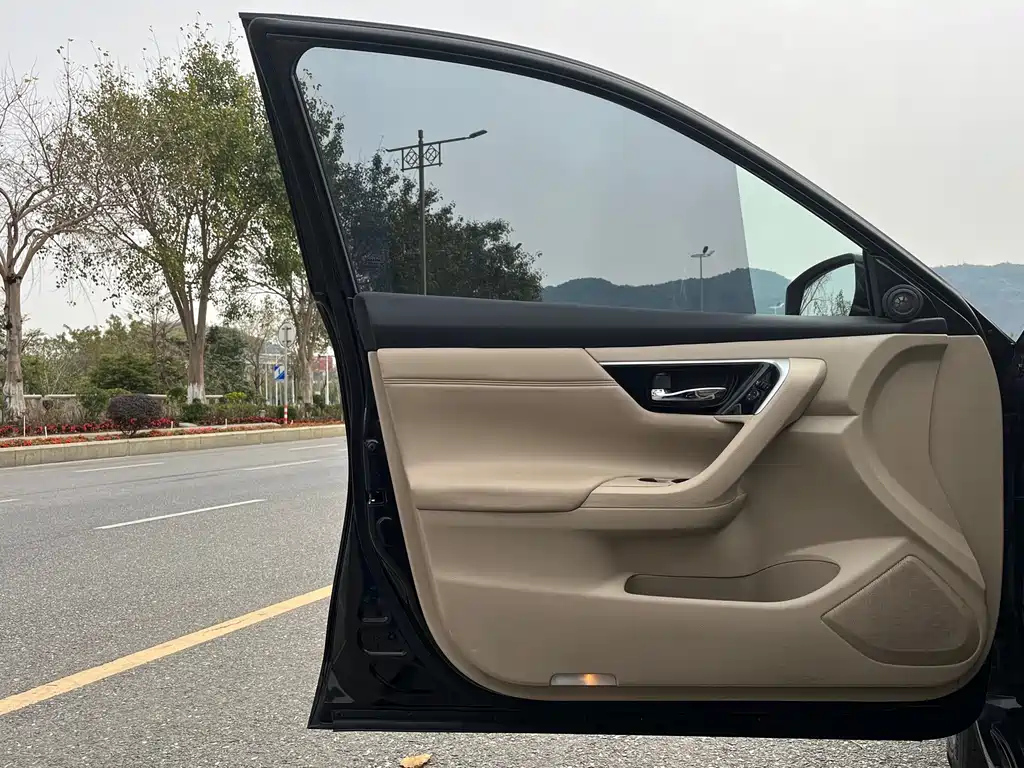NISSAN TEANA 2018