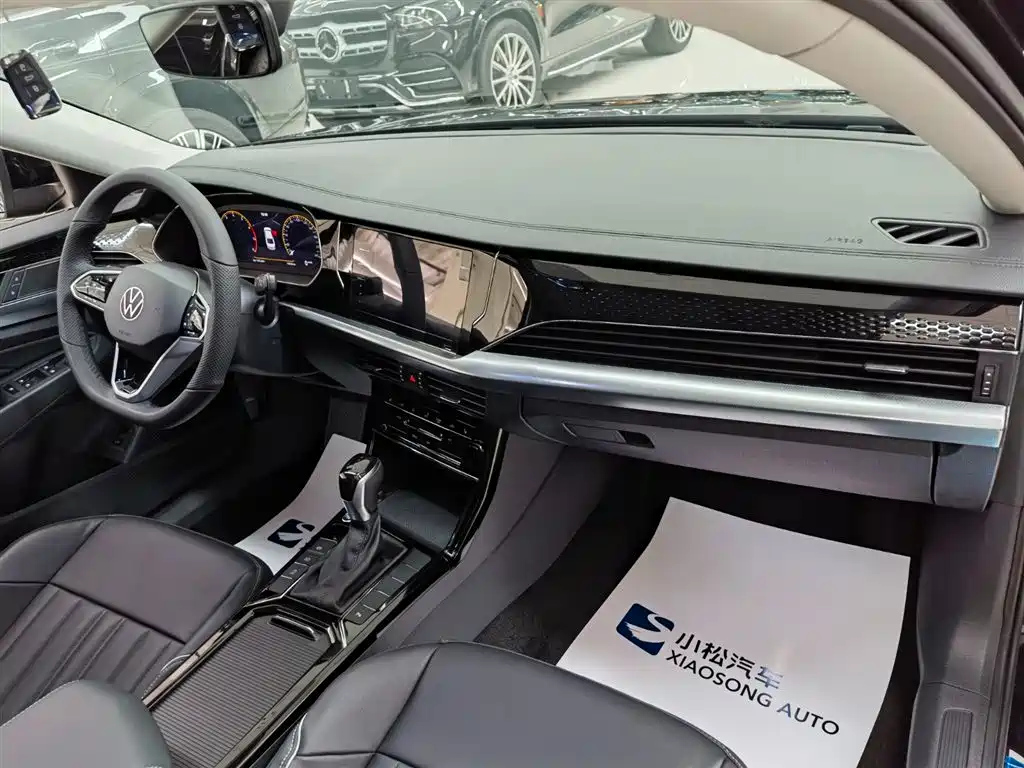 VOLKSWAGEN PASSAT 2023
