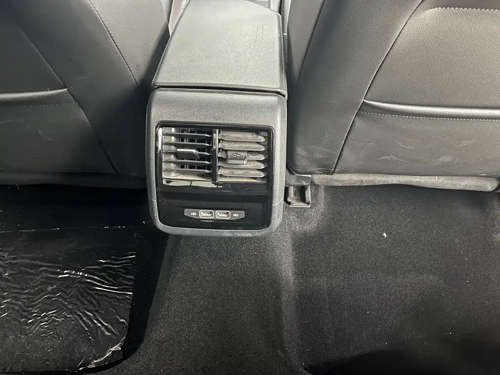 VOLKSWAGEN SAGITAR 2022