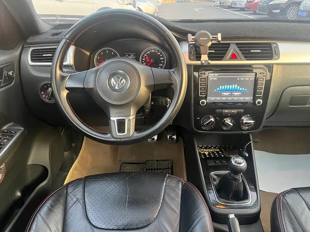 VOLKSWAGEN BORA 2011