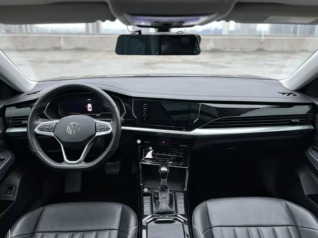 VOLKSWAGEN PASSAT 2022