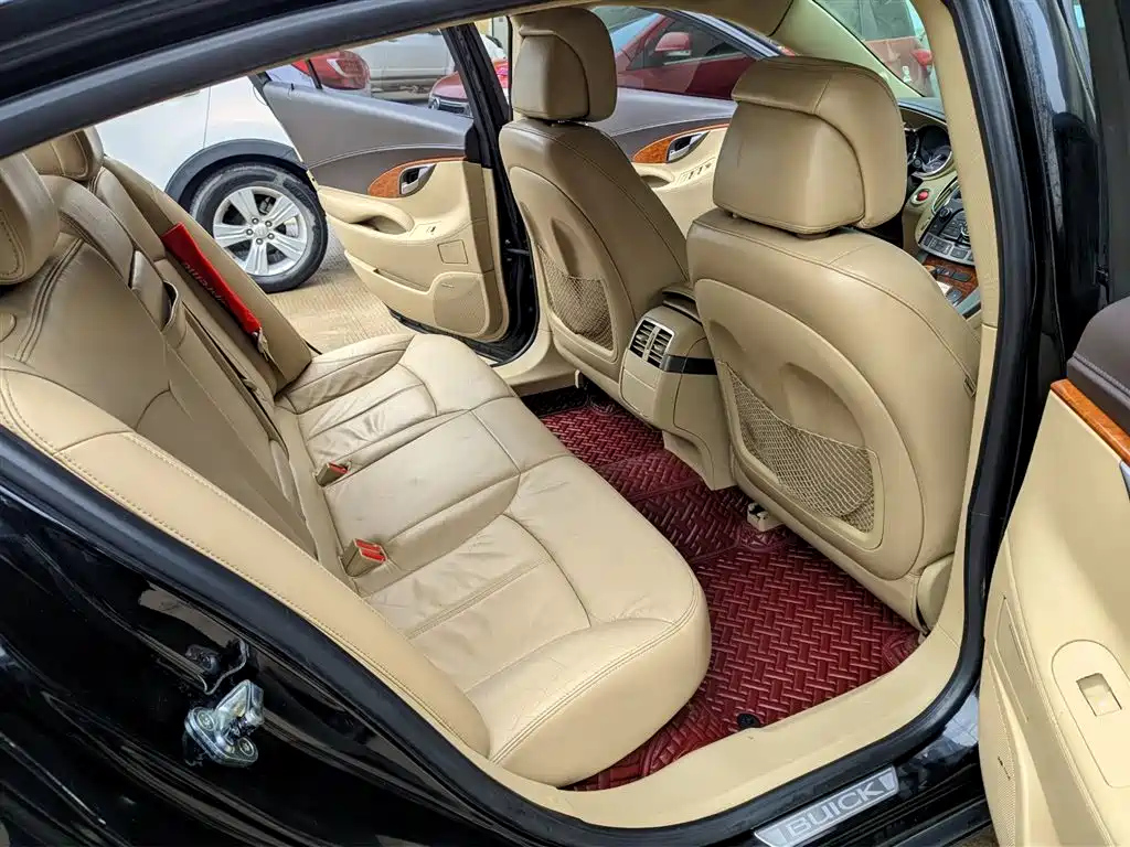 BUICK LACROSSE 2012