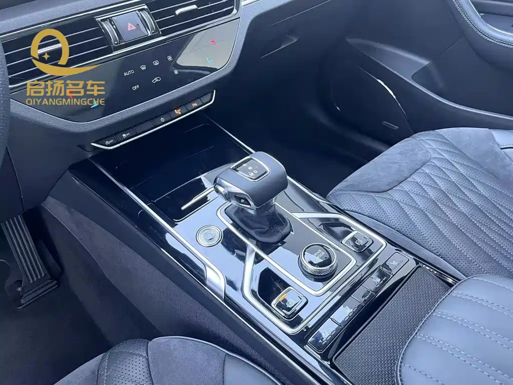 HONGQI HS5 2022