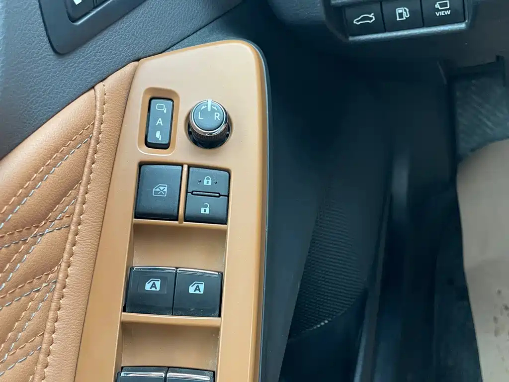 TOYOTA AVALON 2019