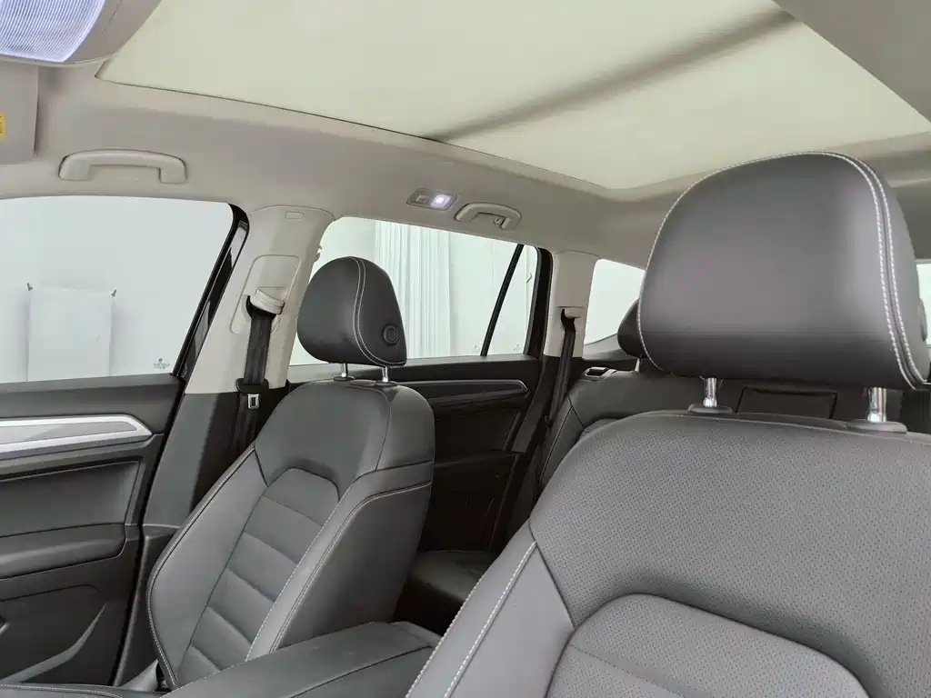VOLKSWAGEN TOURAN 2020