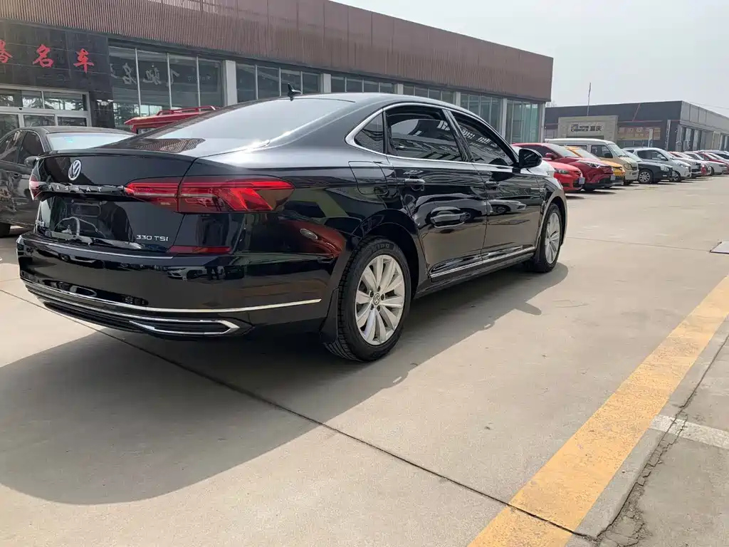 VOLKSWAGEN PASSAT 2020