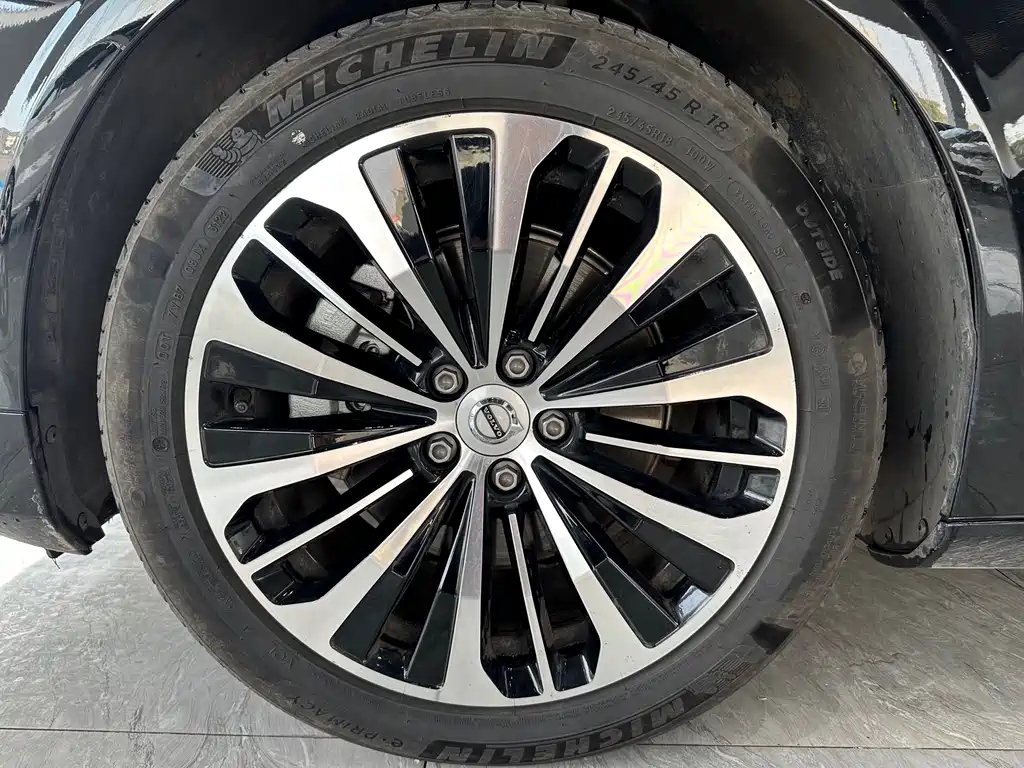VOLVO S90 2022