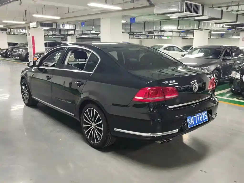 VOLKSWAGEN MAGOTAN 2015