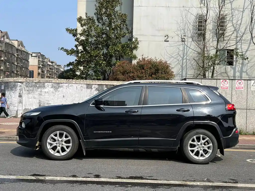 JEEP CHEROKEE 2017